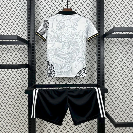 Kit Enfant Real Madrid concept 2022-23